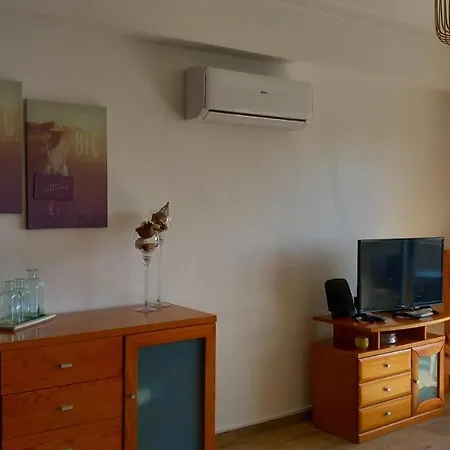 Com Vista Espetacular, Ao Lado Da Praia, By Qozzy Daire