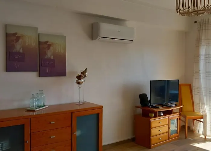 Com Vista Espetacular, Ao Lado Da Praia, By Qozzy Daire