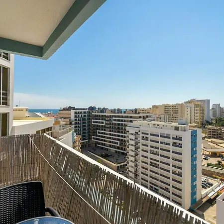 Com Vista Espetacular, Ao Lado Da Praia, By Qozzy Портиман